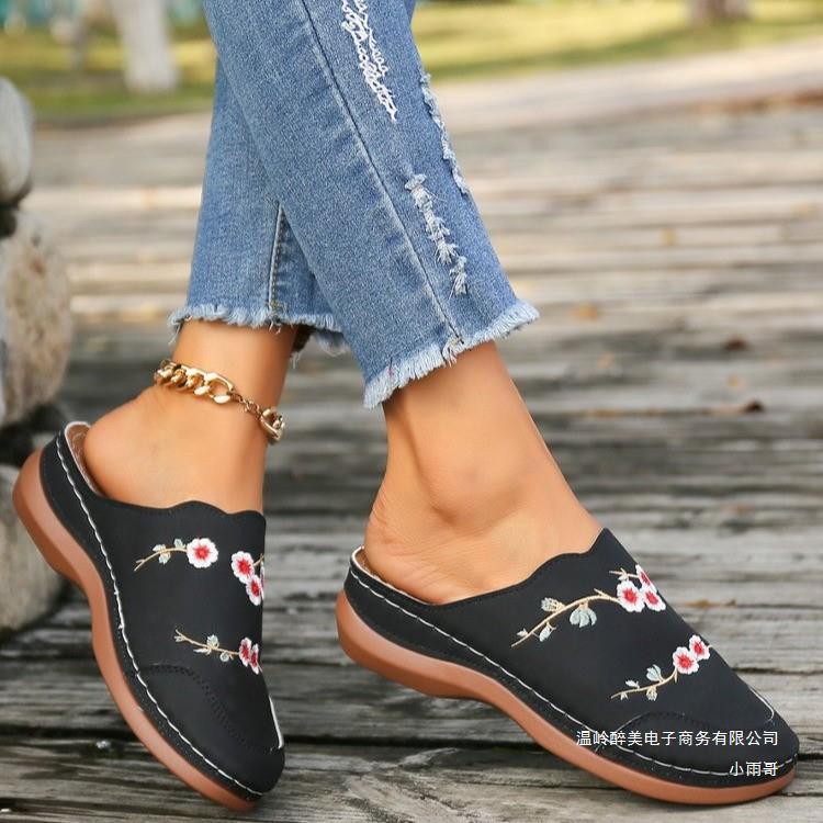 Scarpe Ortopediche Aggraziate dal Look Moderno