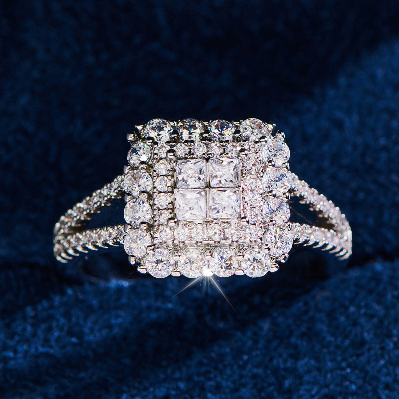 Anello affascinante per ogni occasione