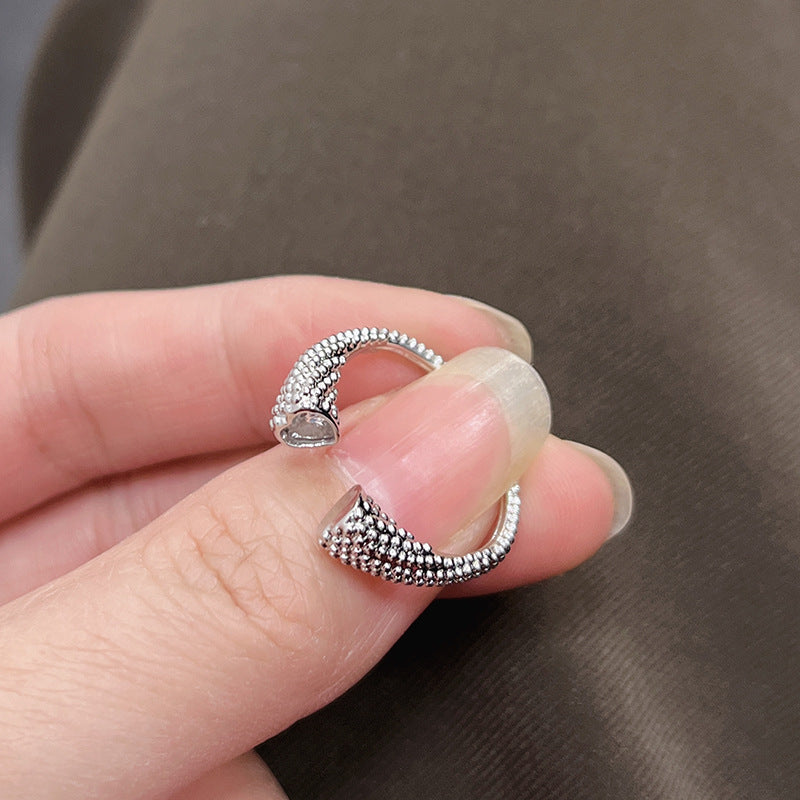 Anello affascinante per ogni occasione