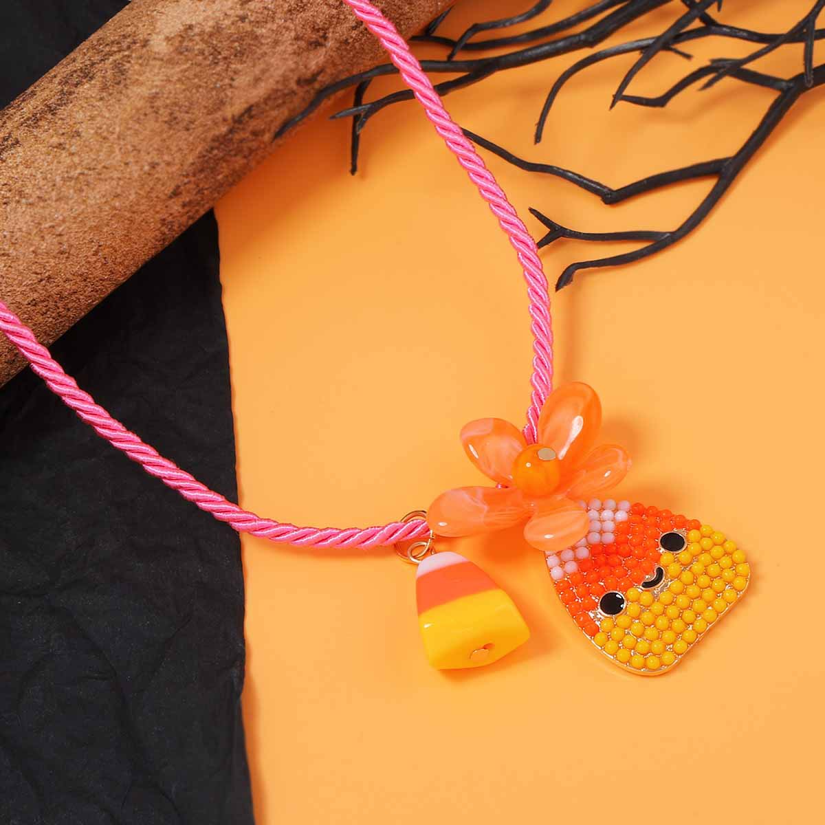 Gioiello bellissimo con stile unico