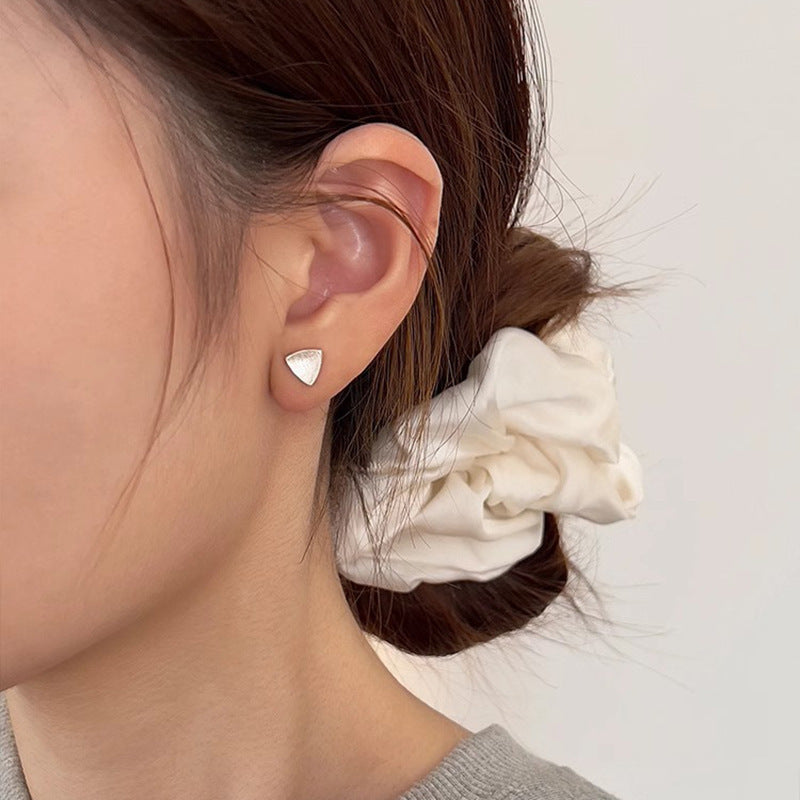 Orecchino classico dal fascino senza tempo