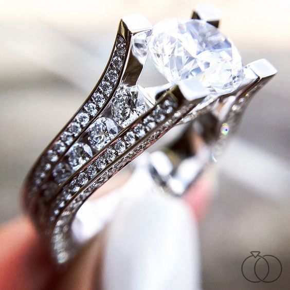 Anello stupendo per uso quotidiano