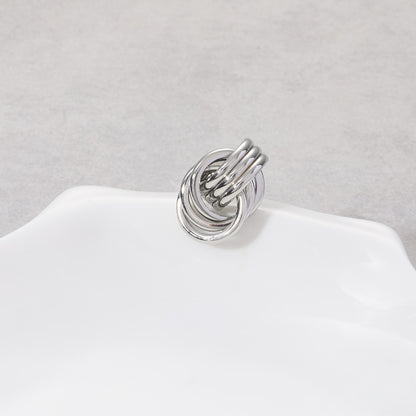 Orecchino artigianale delicato