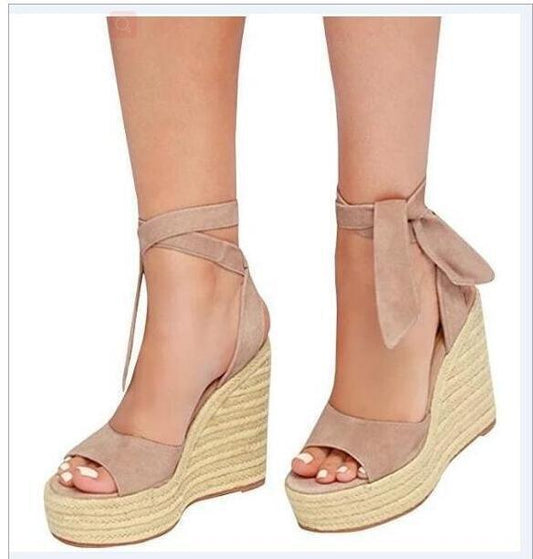 Sandali Ortopediche Aggraziate dal Look Moderno