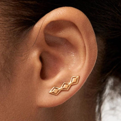 Orecchino artigianale delicato