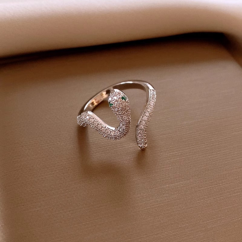 Anello affascinante per ogni occasione