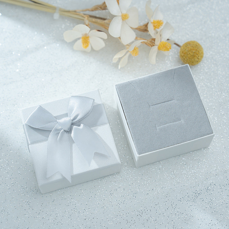 Gioiello artigianale delicato