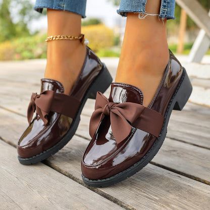 Scarpe Ortopediche Aggraziate dal Look Moderno