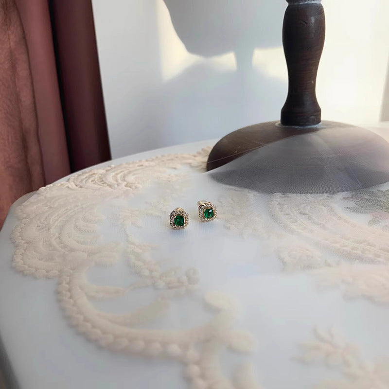 Orecchino elegante per ogni occasione