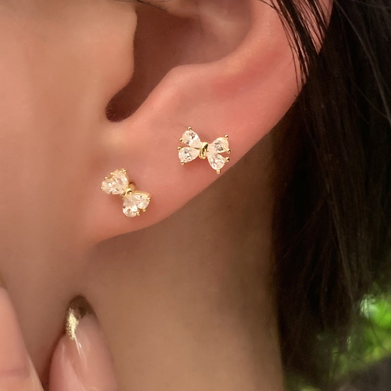 Orecchino artigianale delicato