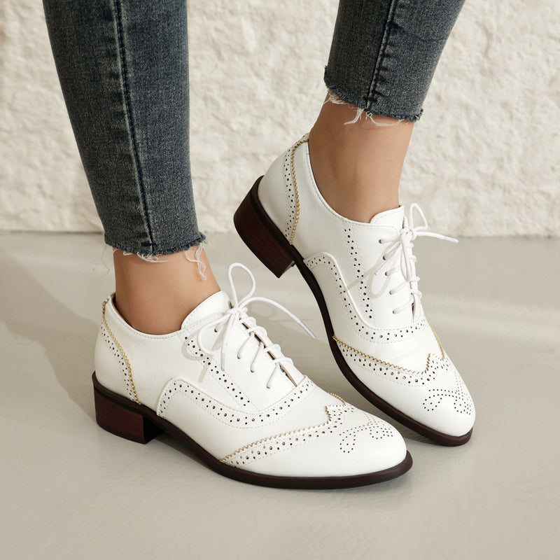 Scarpe Ortopediche Aggraziate dal Look Moderno