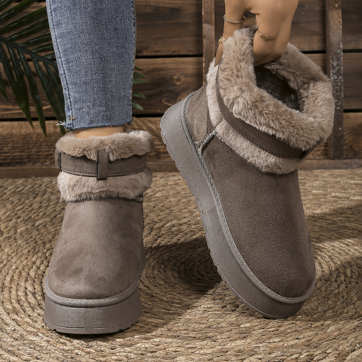 Stivali Ortopediche Aggraziate dal Look Moderno