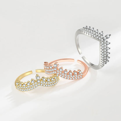 Anello bellissimo con stile unico