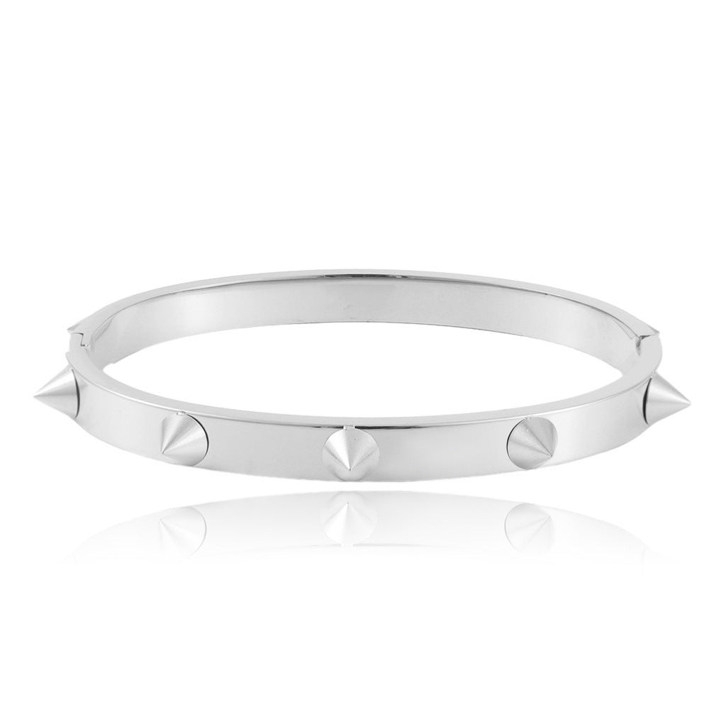 Bracciale bellissimo con stile unico