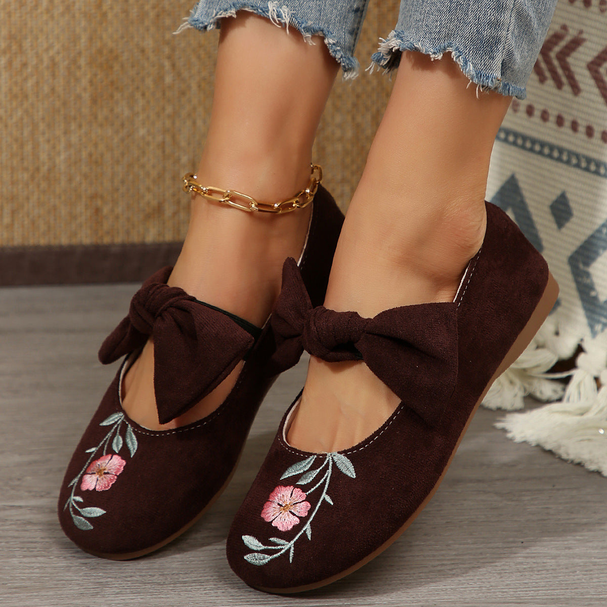 Scarpe Ortopediche Aggraziate dal Look Moderno