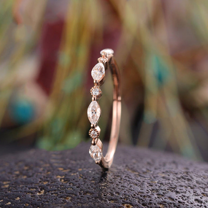 Anello artigianale delicato