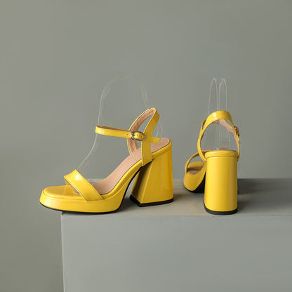 Sandali Ortopediche Aggraziate dal Look Moderno