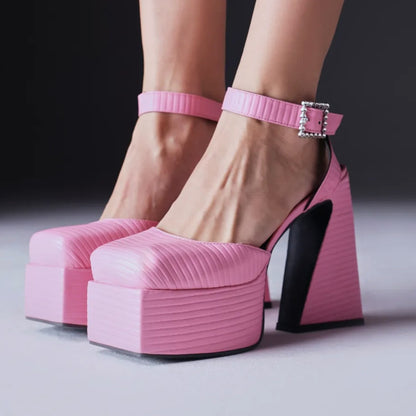 Scarpe Ortopediche Aggraziate dal Look Moderno