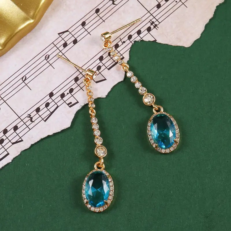 Orecchino artigianale delicato