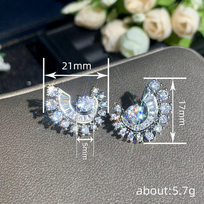 Orecchino bellissimo con stile unico