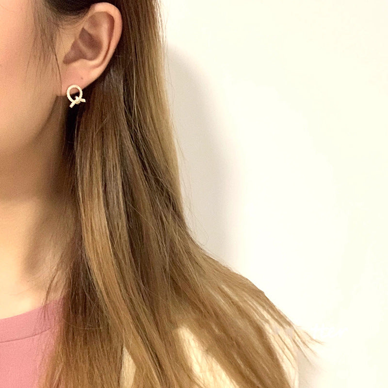 Orecchino stupendo per uso quotidiano