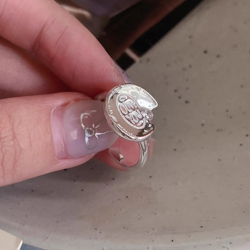 Anello affascinante per ogni occasione