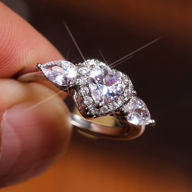 Anello affascinante per ogni occasione