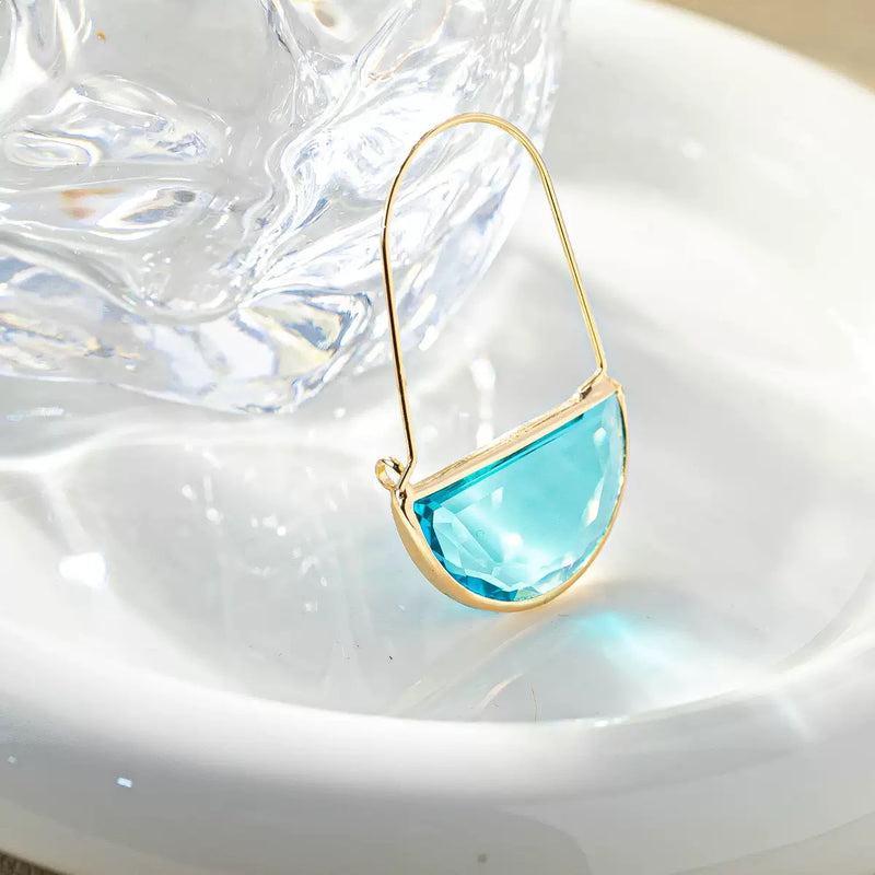 Orecchino artigianale delicato