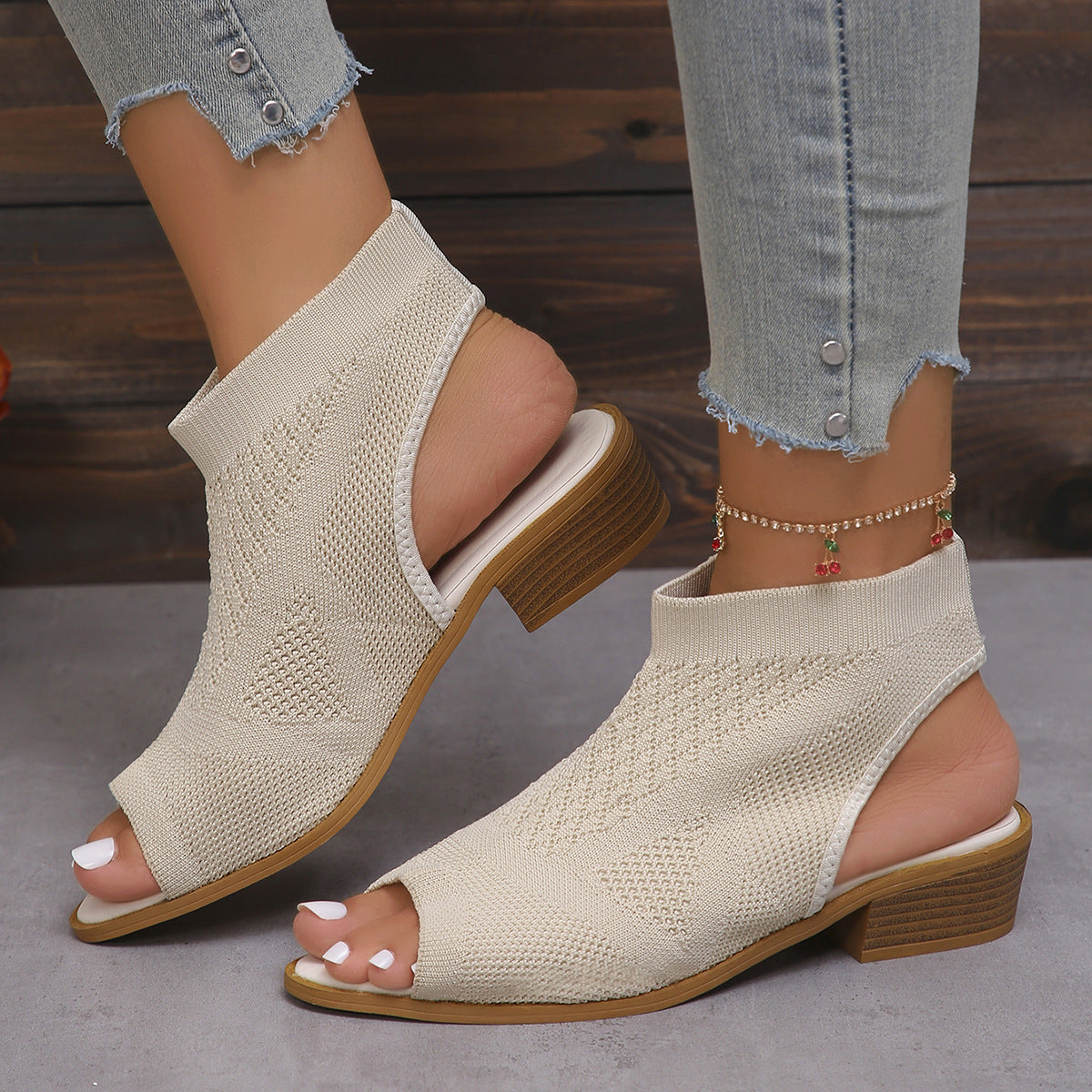 Sandali Ortopediche Aggraziate dal Look Moderno