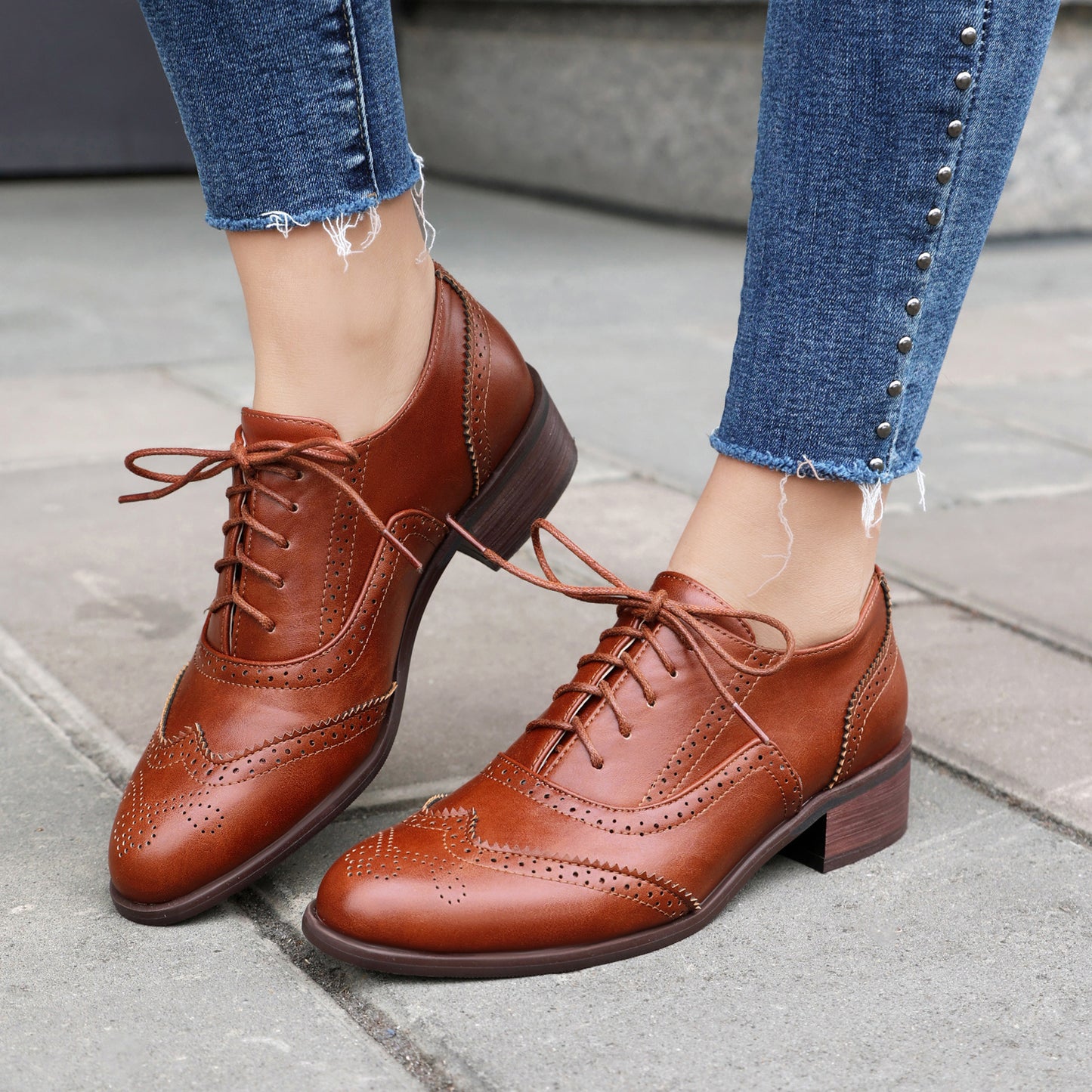 Scarpe Ortopediche Aggraziate dal Look Moderno