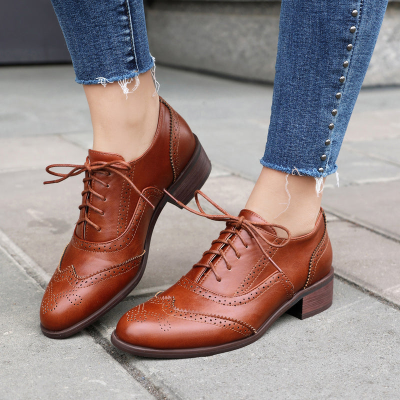 Scarpe Ortopediche Aggraziate dal Look Moderno