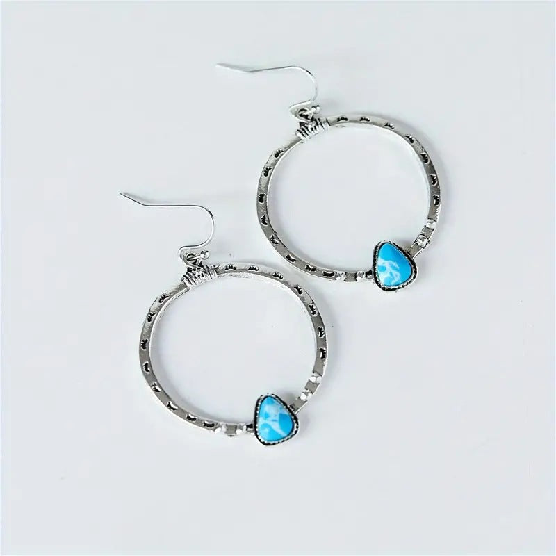 Orecchino artigianale delicato