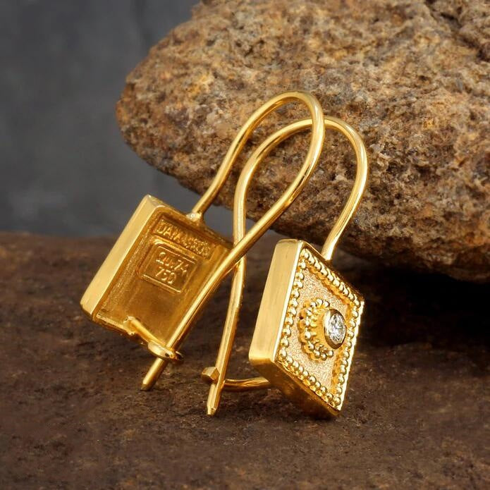 Orecchino stupendo per uso quotidiano