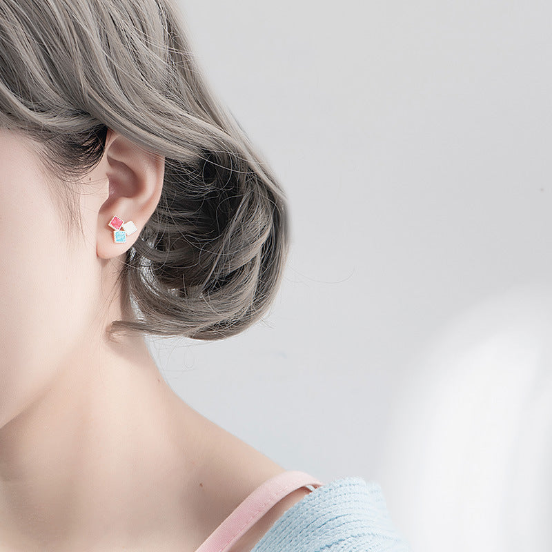 Orecchino artigianale delicato