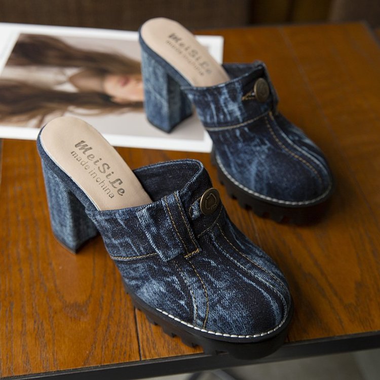 Sandali Ortopediche Aggraziate dal Look Moderno