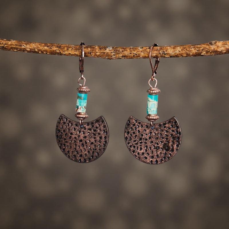 Orecchino artigianale delicato