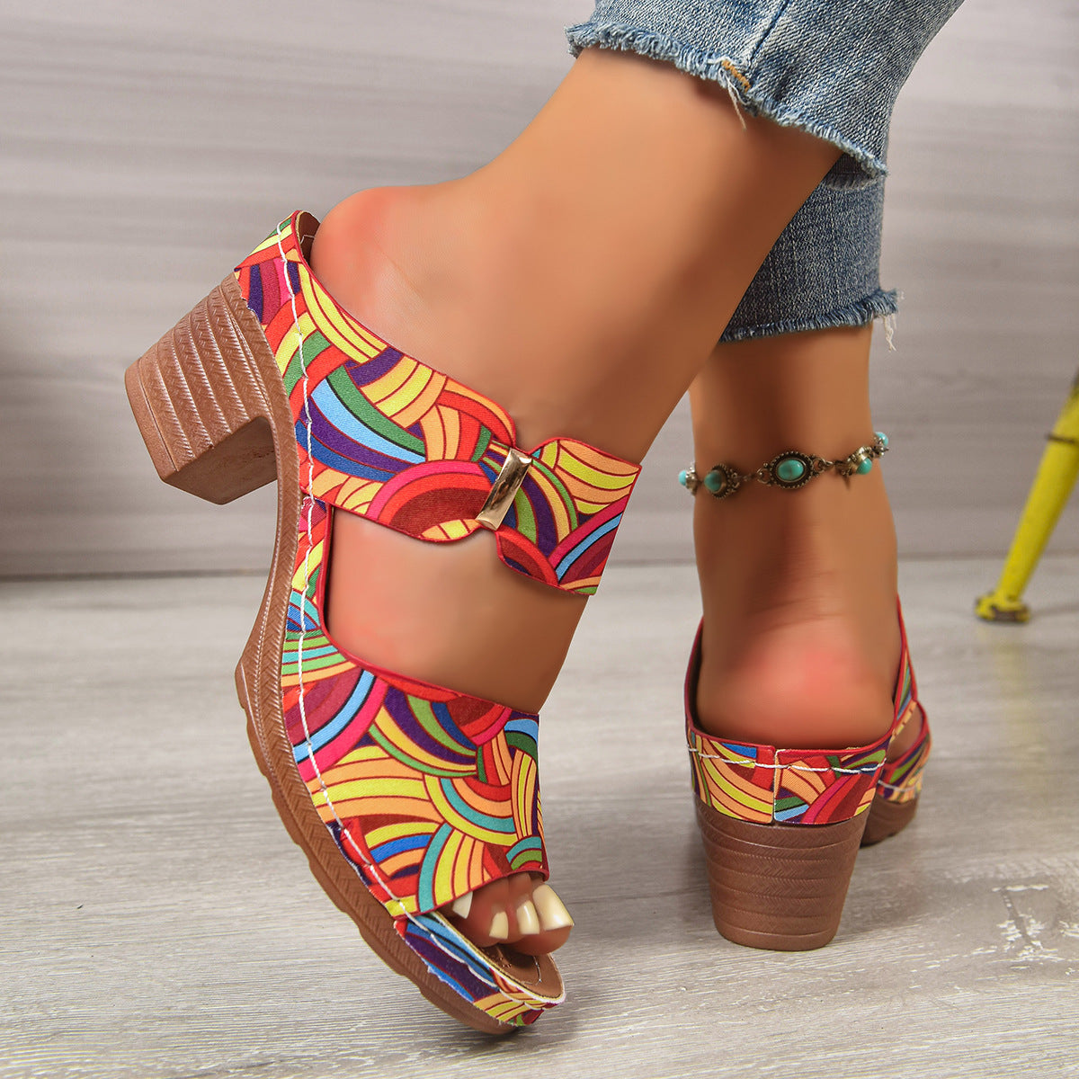 Sandali Ortopediche Aggraziate dal Look Moderno