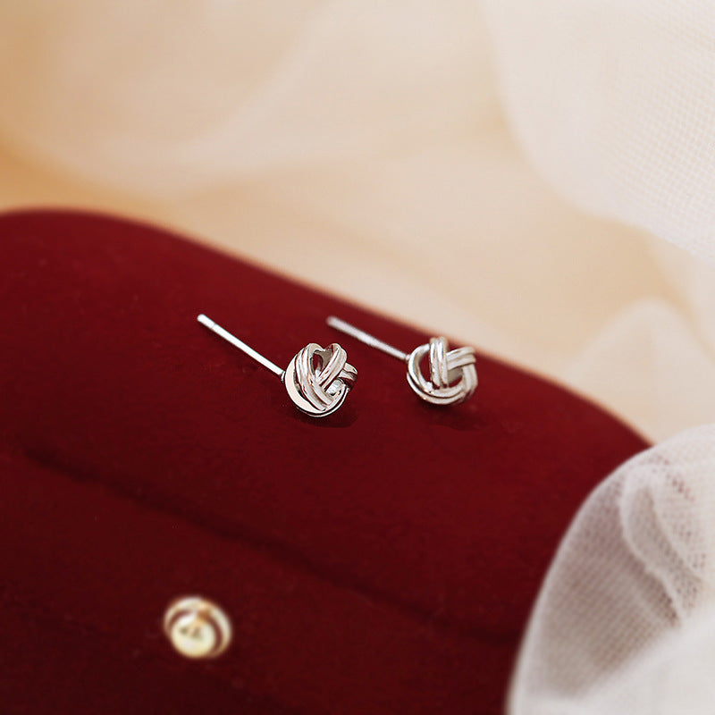 Orecchino classico dal fascino senza tempo