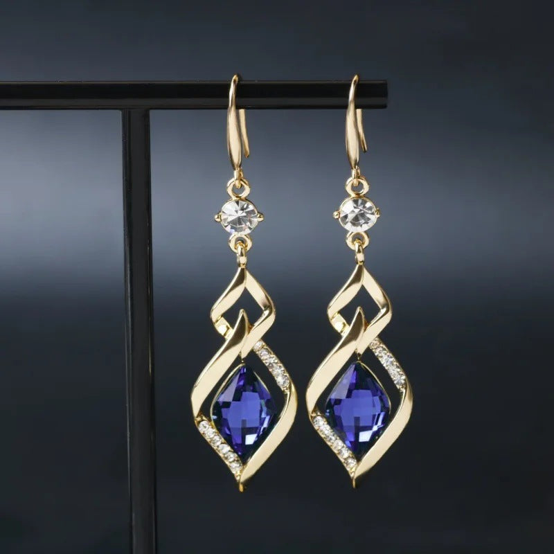 Orecchino artigianale delicato