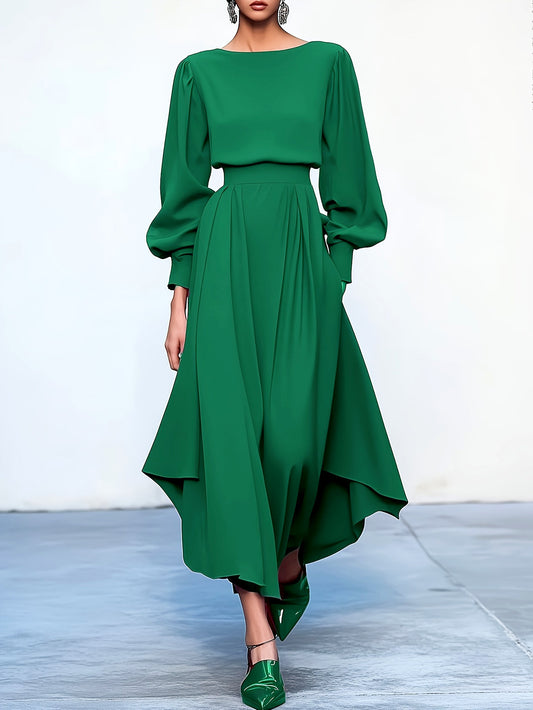 Vestito dal design curato