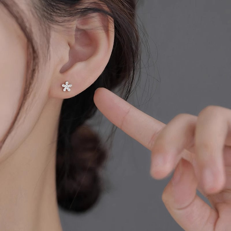 Orecchino artigianale delicato