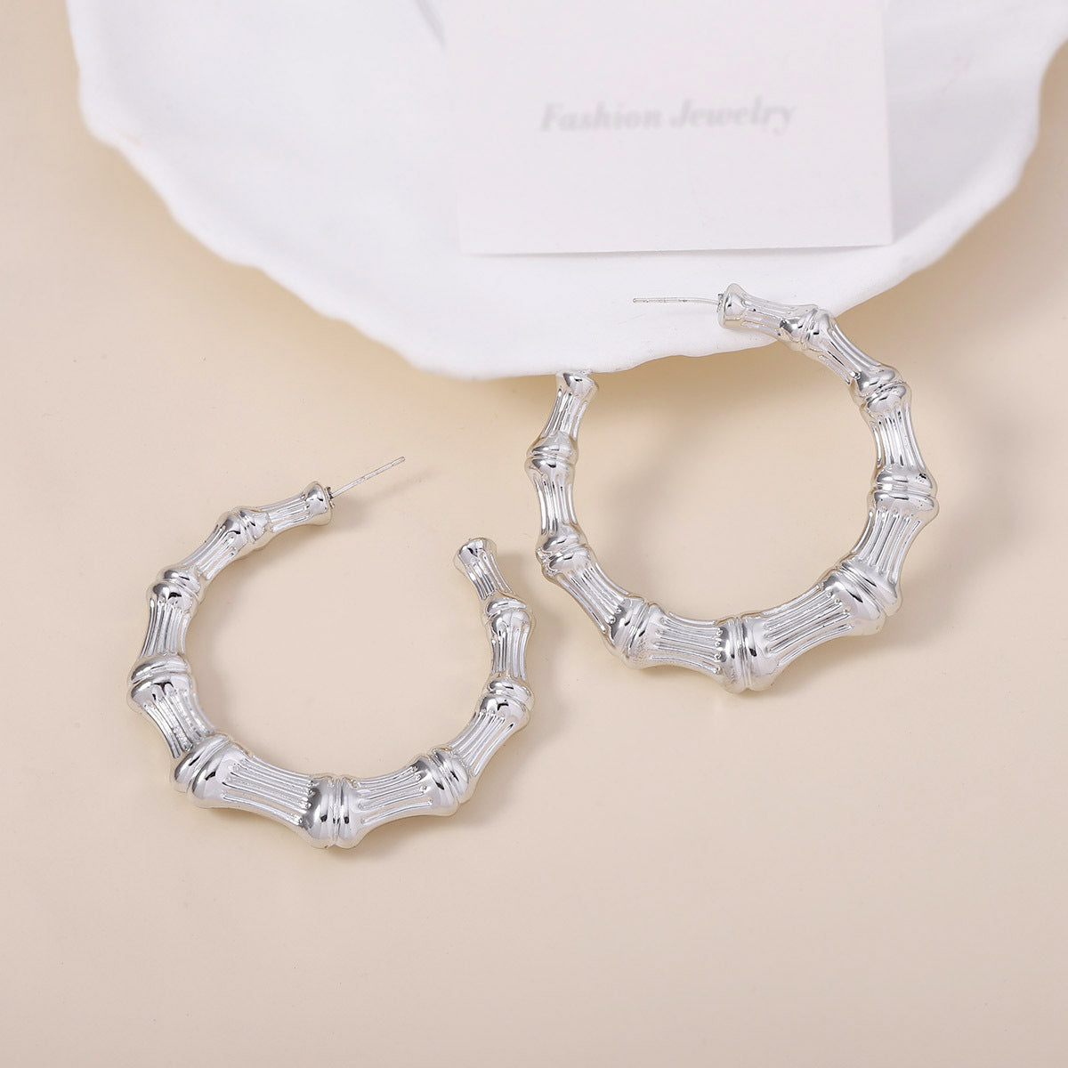 Orecchino affascinante per ogni occasione