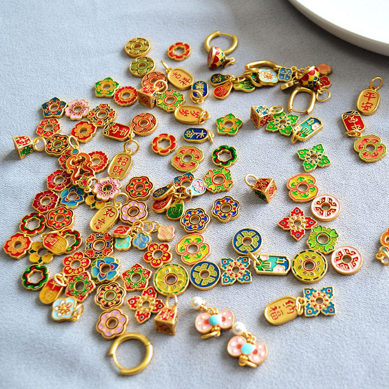 Oro Orecchino artigianale delicato