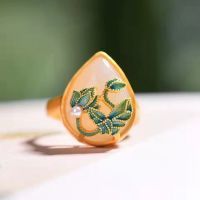 Anello bellissimo con stile unico