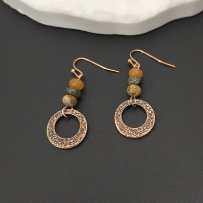 Orecchino artigianale delicato