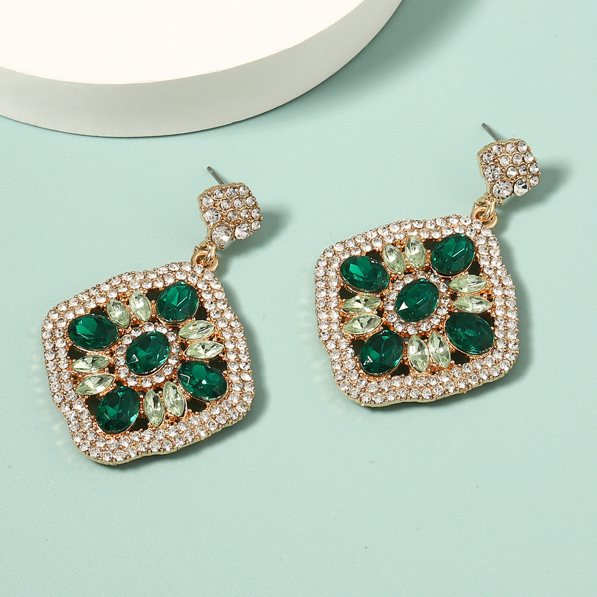 Perla Orecchino artigianale delicato