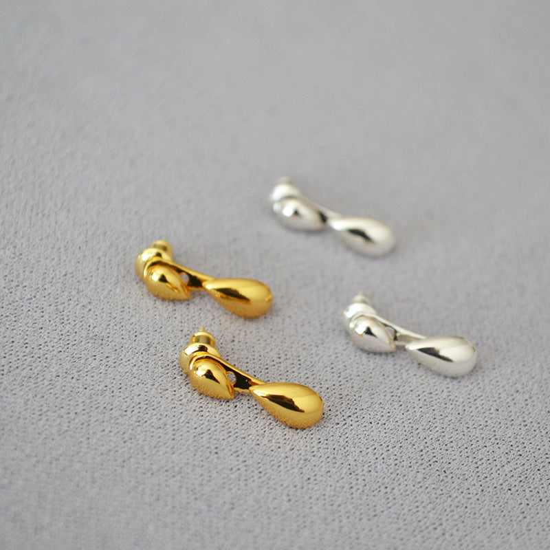 Oro Orecchino bellissimo con stile unico