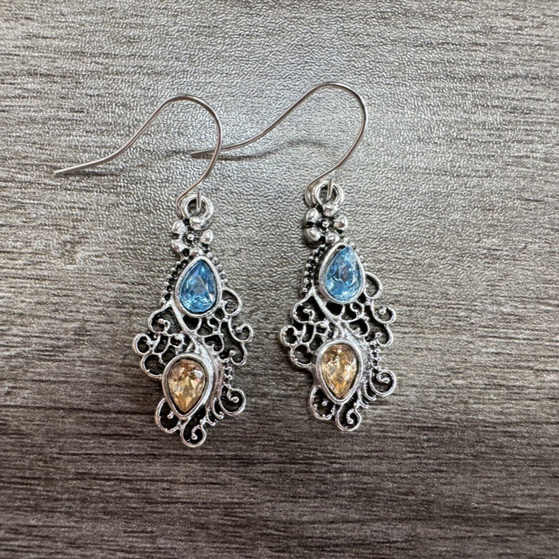 Orecchino artigianale delicato