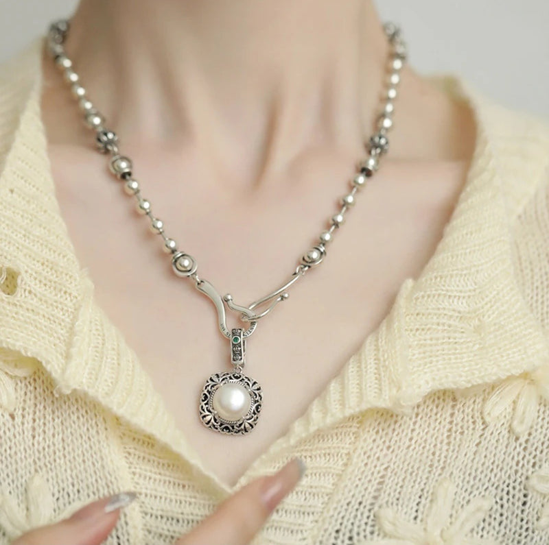 Gioiello artigianale delicato