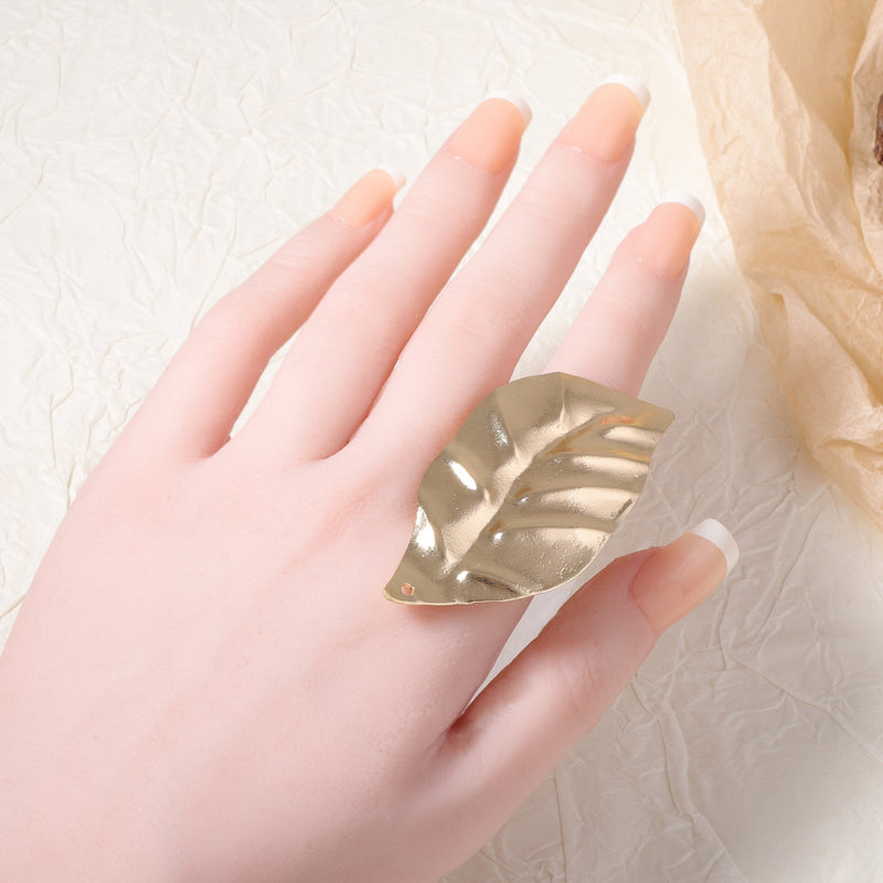 Anello bellissimo con stile unico